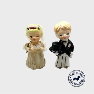 Vintage Bride and Groom Shakers